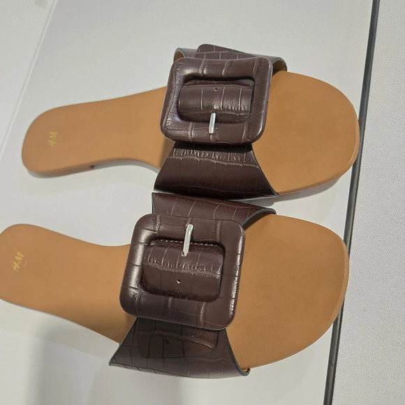 H&M Brown Croc-Embossed Slide Sandals with Buckle - Picture 3 of 11